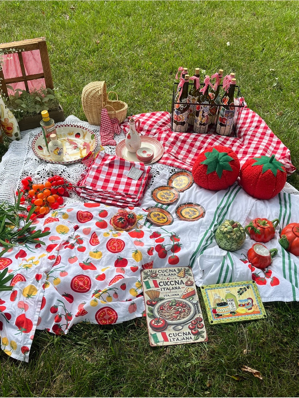 Ciao Baby themed shower decoration props